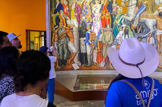 Chapultepec Castle Tour with After-Hours Access & Local Guide - Small details that make the evening smoother