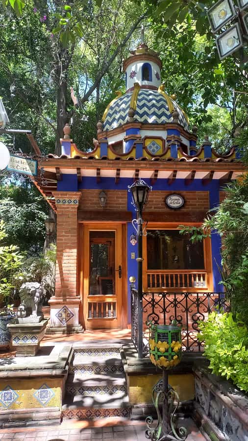 Coyoacan, history and life in a magical neighborhood - San Juan Bautista and the former convent