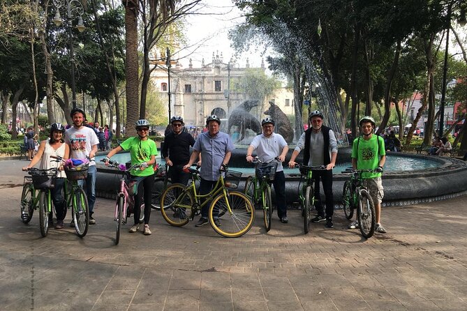 Coyoacán Walking Tour: Access to Frida Kahlo Museum & Tacos - The guides and the feel of the group