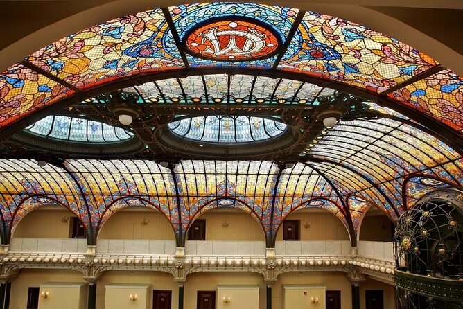 Curious and original Tour in the Historic Center of CDMX - Two hotel facades, two architectural periods