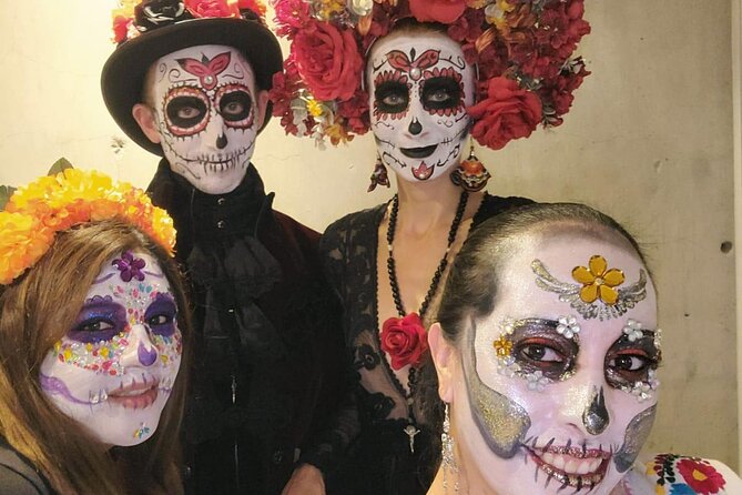 Day of the Dead in Mixquic Visit the Houses and Altars Pantheon - Entering local homes and seeing the ofrendas