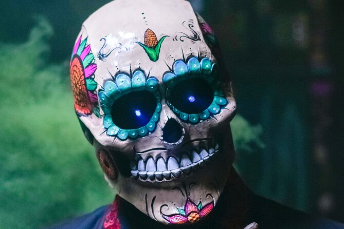 Day of the Dead, Legends & Ghosts Mystery tour - Why this tour works best after dark