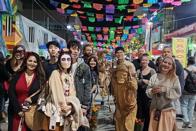 Day of the Dead Tour in Mixquic from Mexico City - The crowds at the Alumbrada