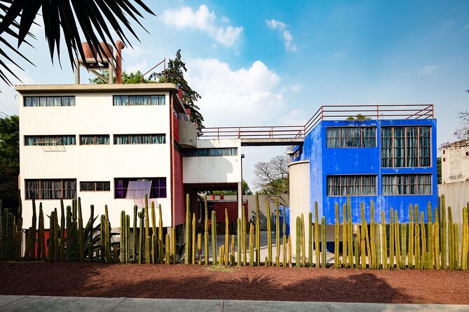 Diego Rivera Studio & UNAM Murals Tour with Admission Tickets - The scale changes at UNAM Central Library