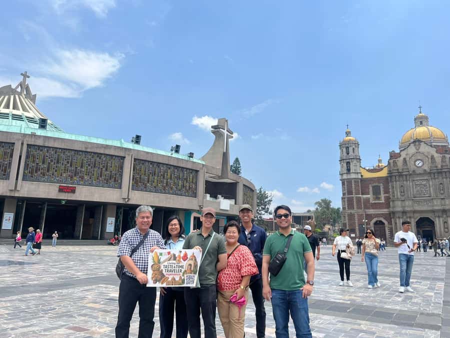 Discover the iconic Basilica of Guadalupe in Mexico City. - The old Basilica and the chapels