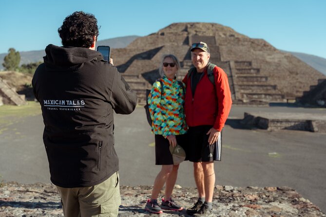 Early & Express Tour Teotihuacan Pyramids - Pickup across Mexico City’s central neighborhoods