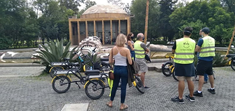 Electric Bike City Tour with a taco stop. - Monuments around Reforma and the historic center