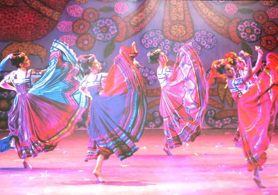 Enjoy the Folkloric Ballet at the Palacio de Bellas Artes - Palacio de Bellas Artes adds a second spectacle
