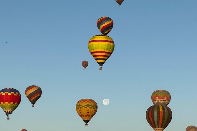 Eternal Experience Balloon flight over the Teotihuacan Pyramids - Artisan work and Mexican drink tastings