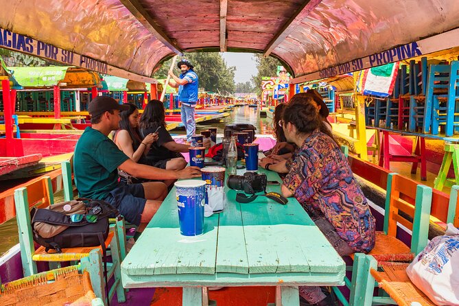 EXCLUSIVE TOUR Frida Kahlo, Coyoacan and Xochimilco - small groups - Two hours on the canals of Xochimilco