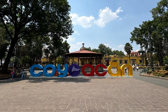 EXCLUSIVE TOUR Frida Kahlo, Coyoacan and Xochimilco - small groups - What the small-group setup really means