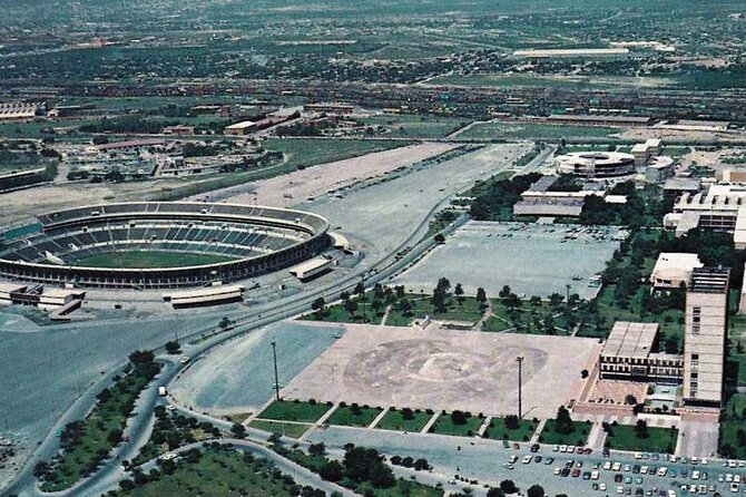 EXCLUSIVE TOUR: Murals+Ciudad Universitaria Stadium-small groups - Starting at Rectoría