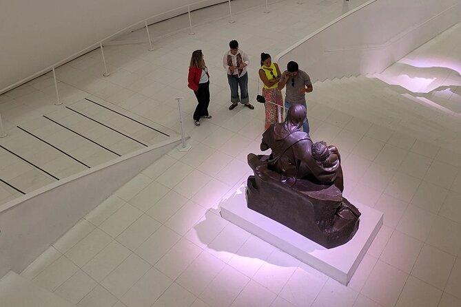 EXCLUSIVE TOUR Soumaya Museum Art and Treasures - small groups - What the guide adds to the visit