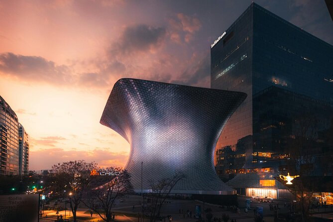 EXCLUSIVE TOUR Soumaya Museum Art and Treasures - small groups - The unusual building is part of the experience