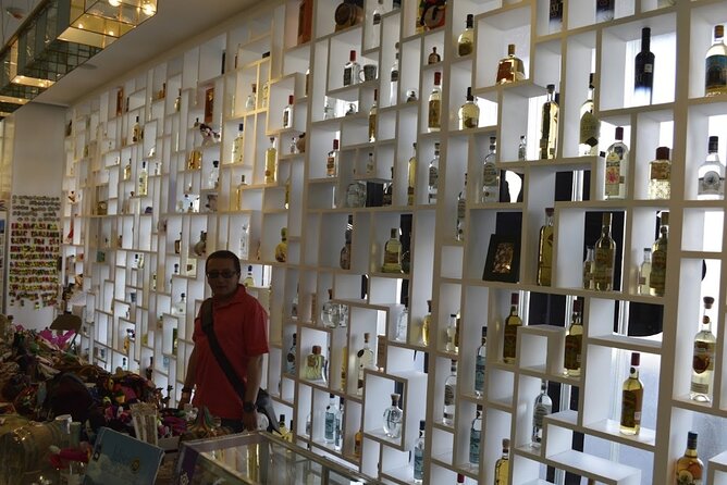 EXCLUSIVE TOUR Tequila & Mezcal - small groups - What you learn about making tequila and mezcal