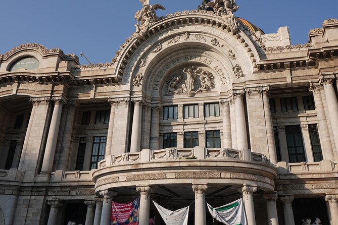 EXCLUSIVE TOUR to Palacio de Bellas Artes - small groups - Why Palacio de Bellas Artes deserves a guided visit