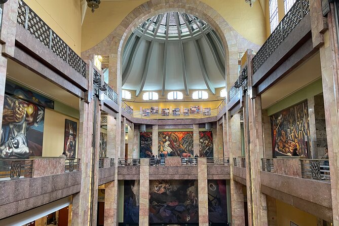 EXCLUSIVE TOUR to Palacio de Bellas Artes - small groups - Guides make the difference