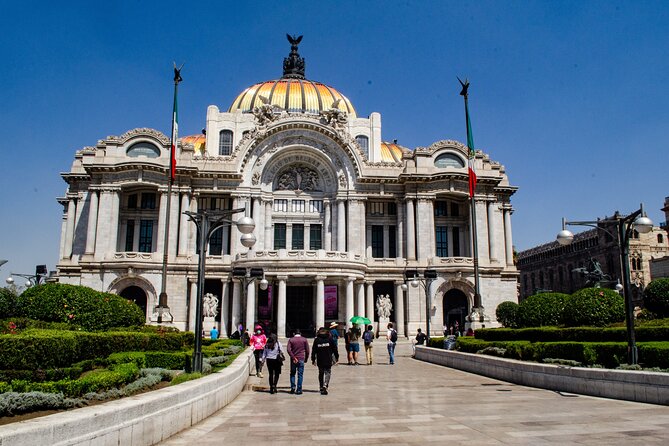 EXCLUSIVE TOUR to Palacio de Bellas Artes - small groups - Is $65.72 a fair price?