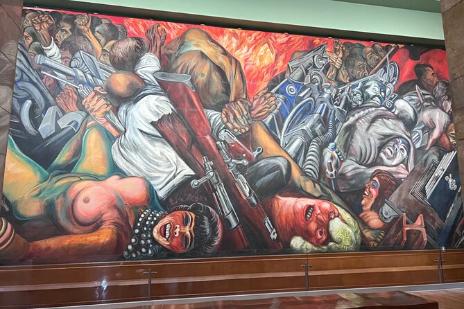 Exploring Mexican Muralism: A Journey through Bellas Artes Palace - Meeting Mercedes at the Madero Monument