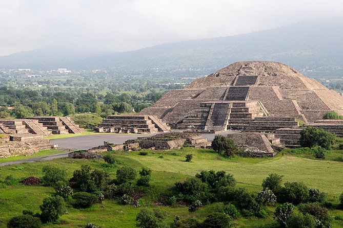 Express Tour to Teotihuacan Pyramids. Be the first to arrive! - Walking the Road of the Dead