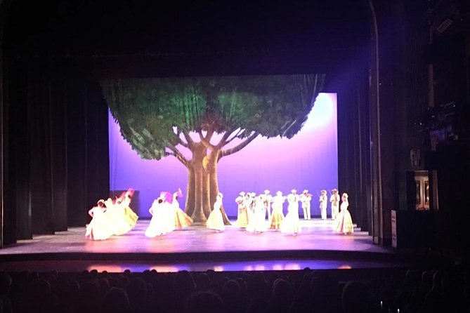 Folkloric Ballet in Mexico City - Palace of Fine Arts: The Evening Begins Before the Curtain