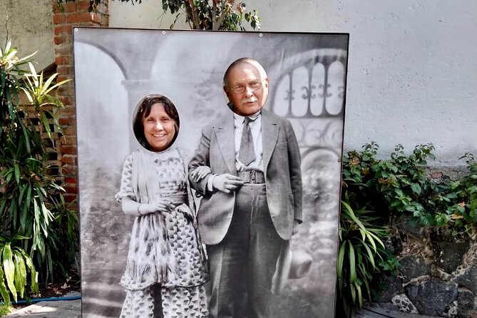 Frida Kahlo Museum & Coyoacán Walking Tour with Art Expert - Bags, strollers, weather, and quiet rooms
