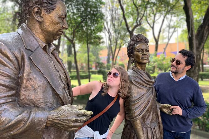 Frida Kahlo VIP-Walk, Market and Churros Museum Tickets Included - The guides make or break the morning