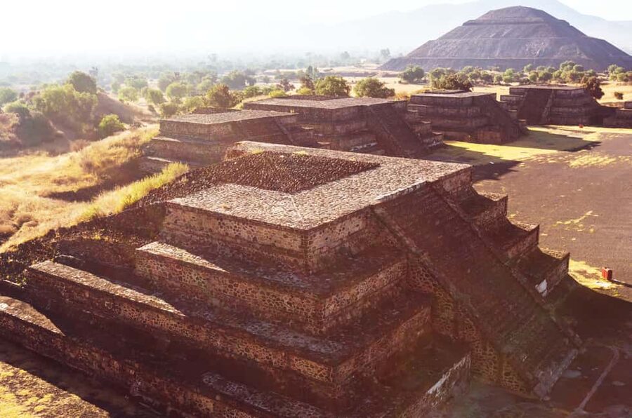 From Mexico City: Expedition with Early Access to Teotihuacan - Lunch, free time, and the main point of confusion