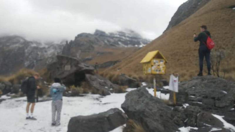 From Mexico City: Hike Iztaccihuatl Volcano with an Alpinist - What to eat, drink, and carry