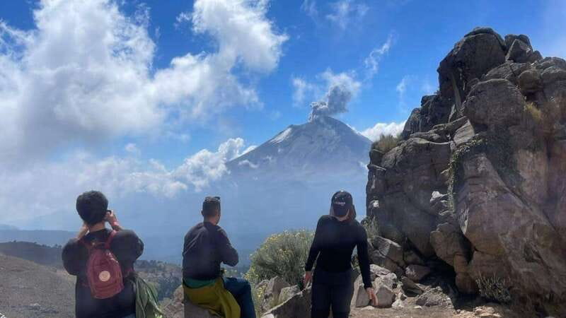 From Mexico City: Hike Iztaccihuatl Volcano with an Alpinist - The rough road to La Joya