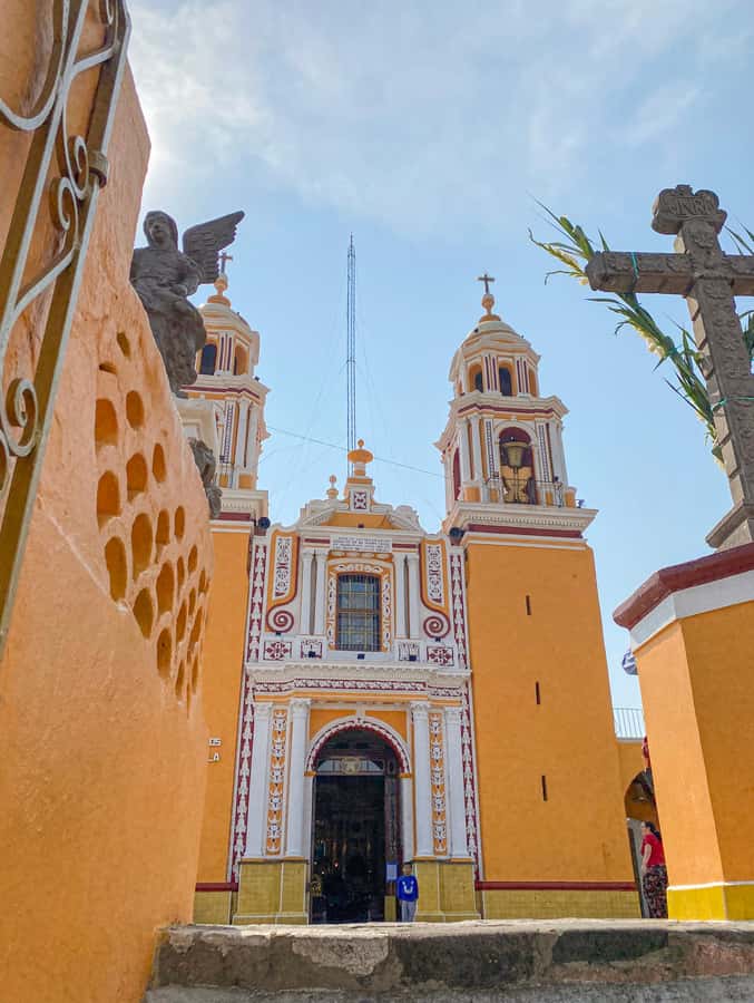 From Mexico City: One-day adventure: Puebla, Cholula, and Tonantzintla - Puebla’s cathedral, Rosary Chapel, and tiled streets