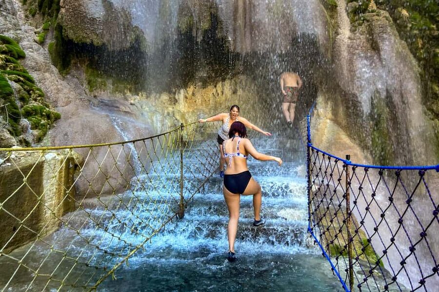 From Mexico City: Small Group Tour to the Tolantongo Caves - Who should book this experience?