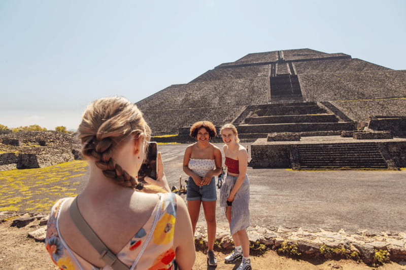 From Mexico City: Teotihuacan Tour & Reino Animal For Kids - The short stop between the major visits