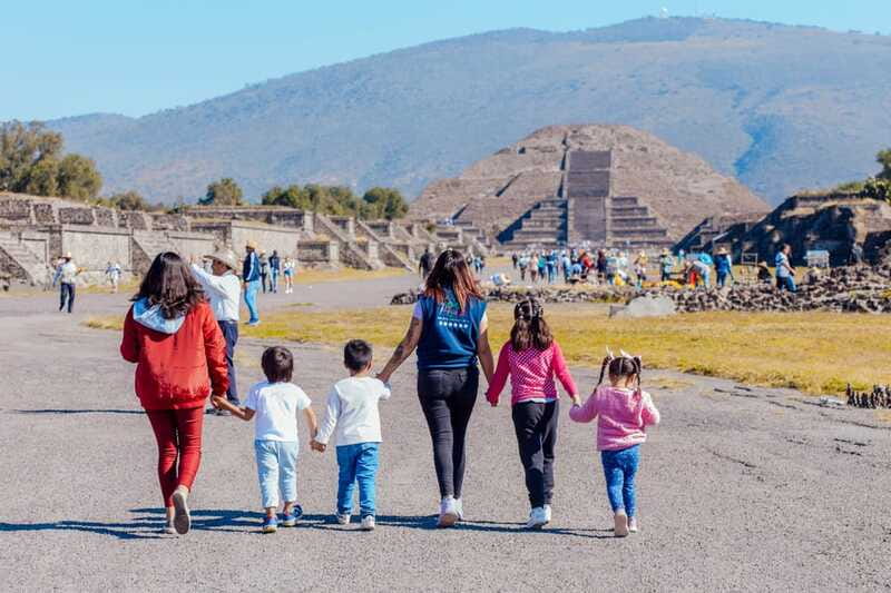From Mexico City: Teotihuacan Tour & Reino Animal For Kids - Three hours at Reino Animal