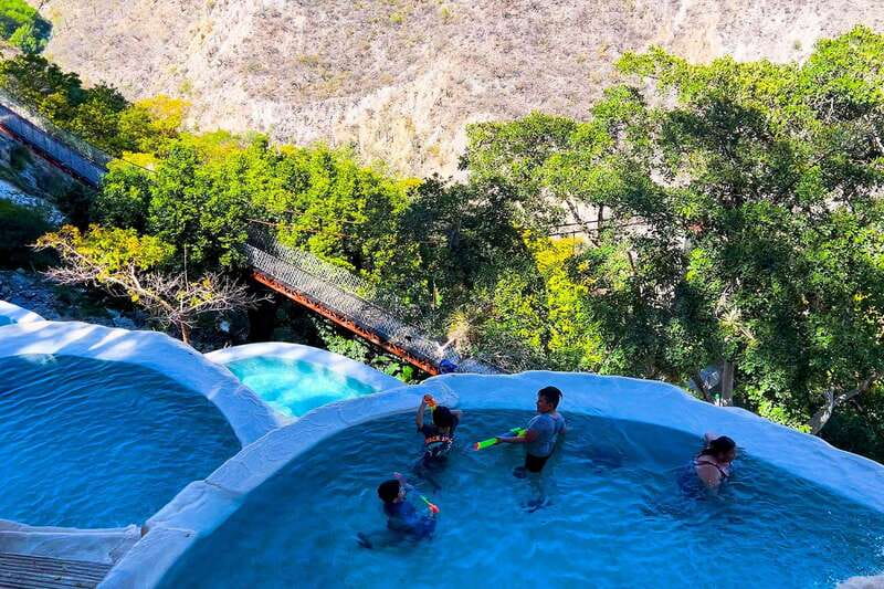 From Mexico City: Tolantongo Hot Springs Day Trip with Guide - A local café stop and food choices