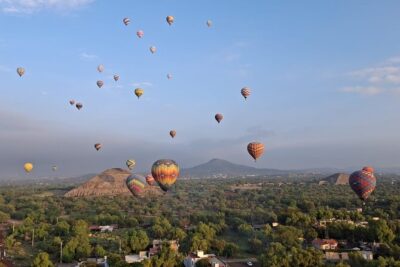 Full-Day Private Tour of Mexico City: Teotihuacan and Xochimilco