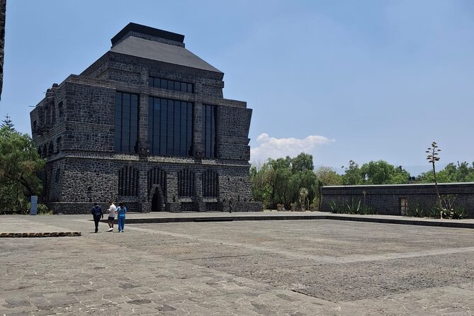 Full-Day Private Tour of Mexico City: Teotihuacan and Xochimilco - The real cost of the day