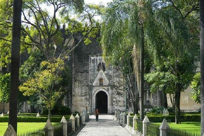 Full Day: Taxco and Cuernavaca - Santa Prisca, Taxco’s pink-stone centerpiece