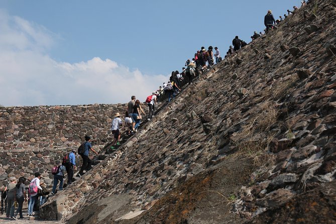 Full-Day Teotihuacan Hot Air Balloon Tour from Mexico City Including Transport - Is the $249 price fair?
