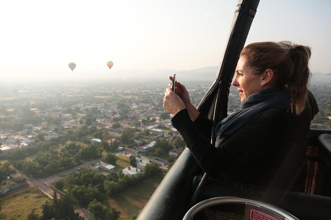Full-Day Teotihuacan Hot Air Balloon Tour from Mexico City Including Transport - Preparing the balloon at sunrise