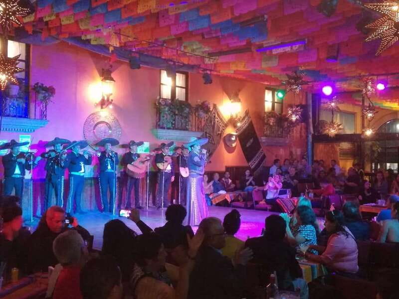 Garibaldi by Night - Mexico City - The folkloric show and the included drink