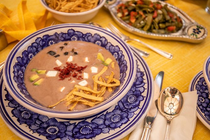 Gourmet Home Dining Experience in Mexico City with Margarita - Sitting down to a traditional three-course meal