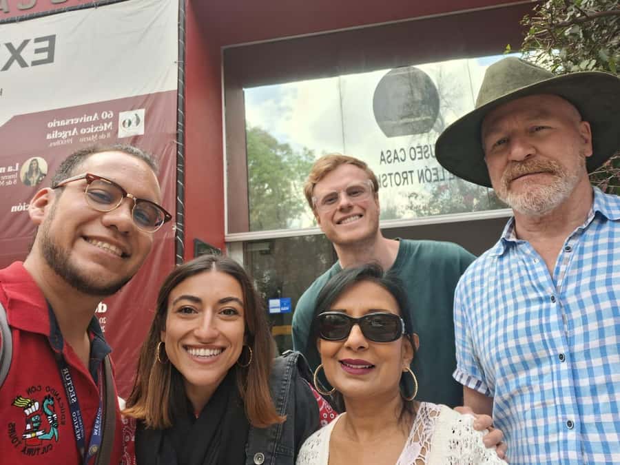 Guided Tour Coyoacan neighborhood and Leon Trotsky Museum - Frida Kahlo from the outside