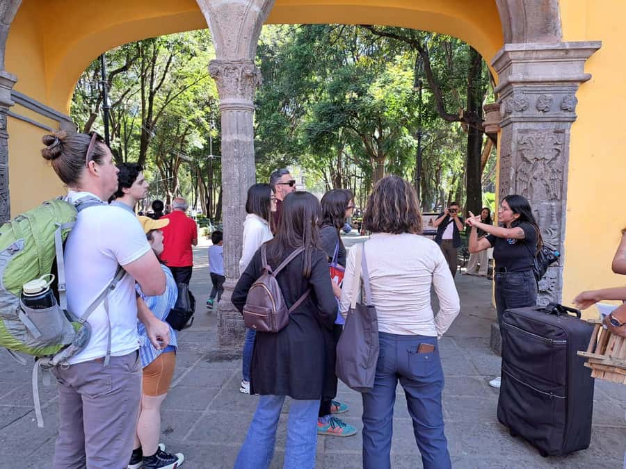 Guided Tour Coyoacan neighborhood and Leon Trotsky Museum - The shaded walk toward León Trotsky