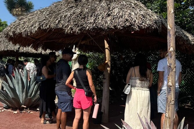 Guided tour EN Teotihuacan - Breakfast EN cave-round transport - Making chocolate at the cacao workshop