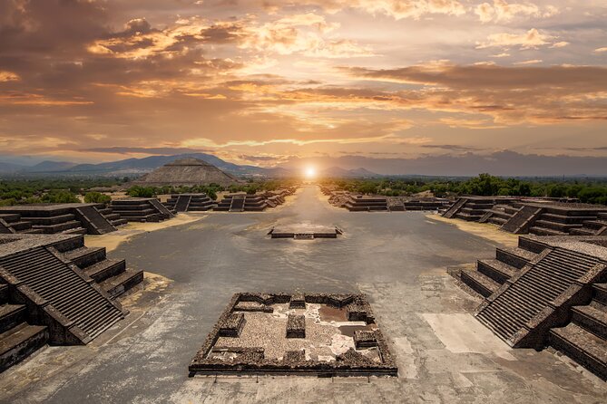 Guided Tour in Pyramids + Transportation + Breakfast in Cueva - Why this Teotihuacan tour feels different