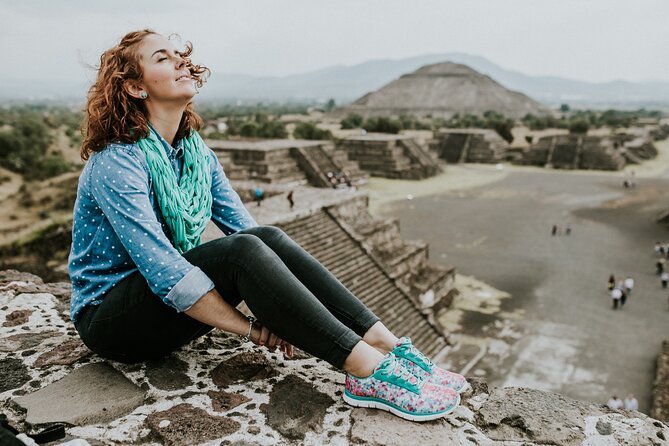 Guided tour in Teotihuacan + breakfast in Cueva + Transportation CDMX - Obsidian, maguey, and traditional drinks at Tlalocan
