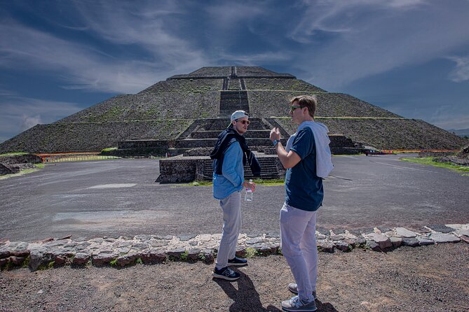 Guided tour in Teotihuacan + breakfast in Cueva + Transportation CDMX - What the $107.53 price really covers