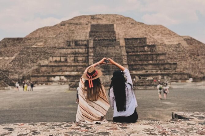 Guided Tour in Teotihuacan with Cave Breakfast and Transportation - Agave, obsidian, and the artisan stop