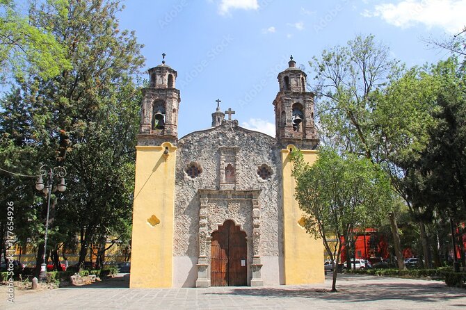 Guided Tour of Coyoacan and Leon Trotsky Museum - Coyoacán Market: a chance to taste the neighborhood